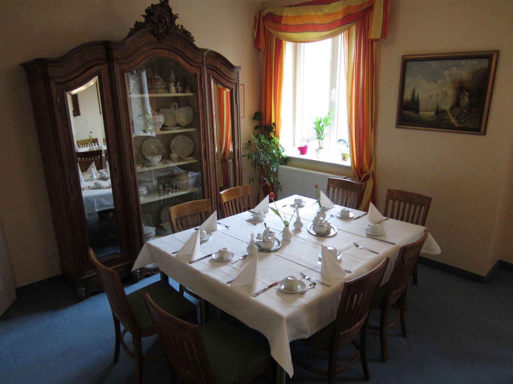 Hotel Germersheimer Hof Bagian luar foto