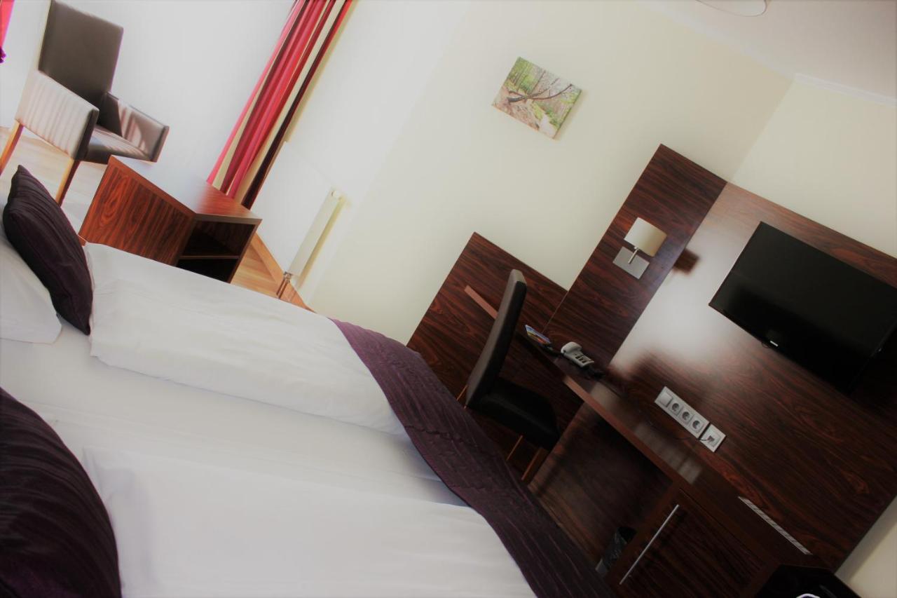 Hotel Germersheimer Hof Bagian luar foto